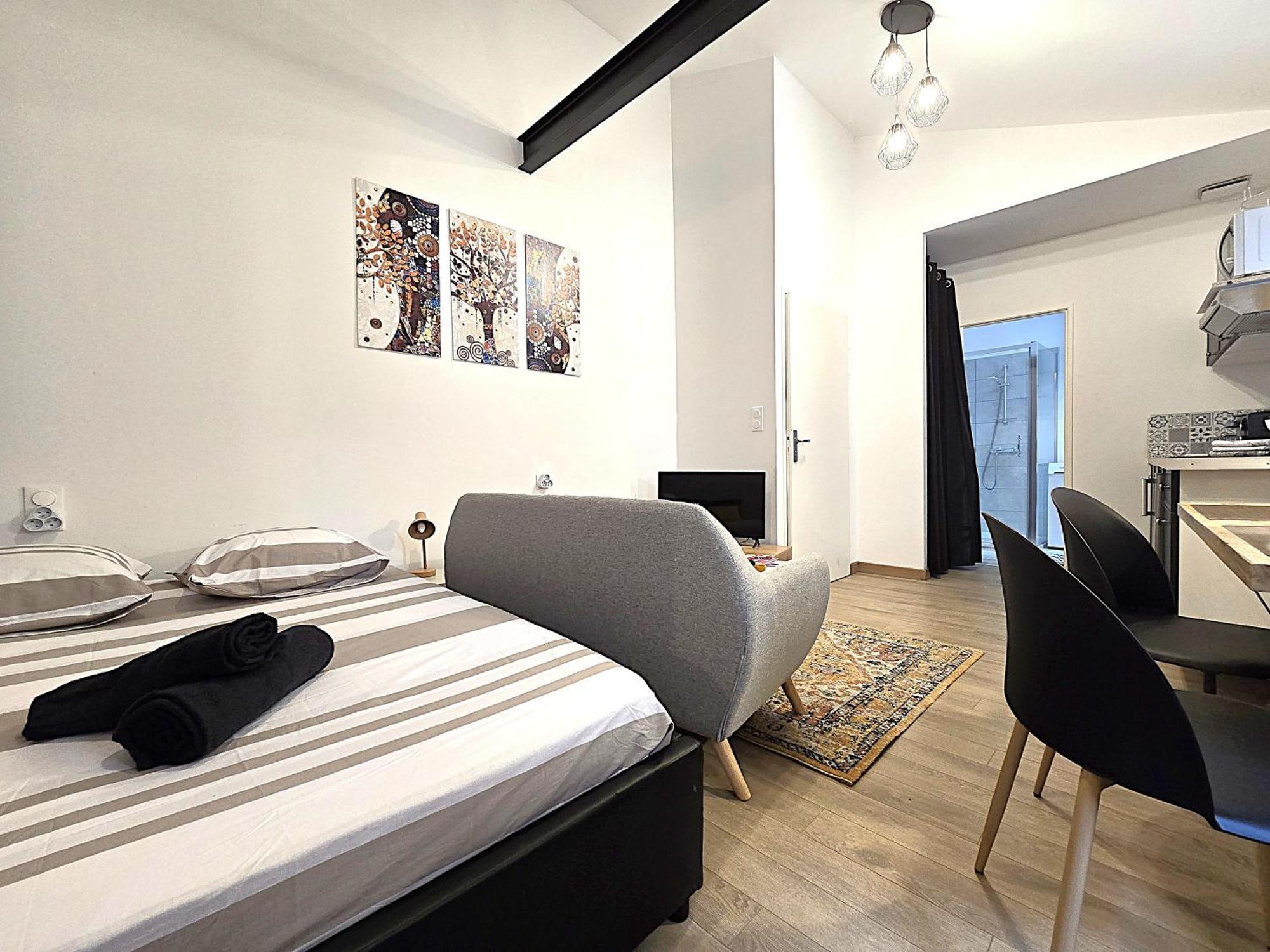 Sublime Cocon Pour Deux - 1 Lit Double - Hypercentre De - Proche Place Nationale